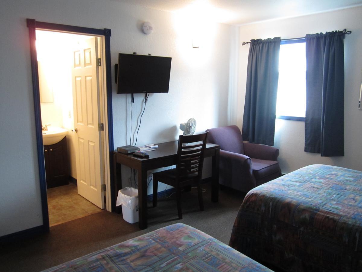 Nisutlin Trading Post Motel Teslin Oda fotoğraf