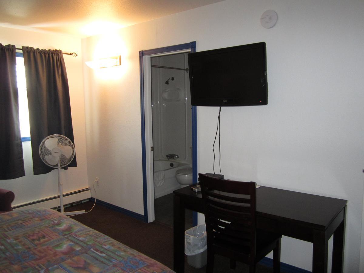 Nisutlin Trading Post Motel Teslin Oda fotoğraf