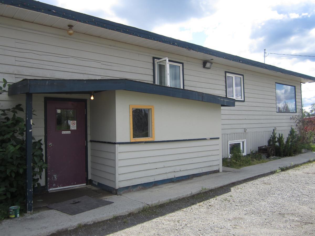 Nisutlin Trading Post Motel Teslin Dış mekan fotoğraf